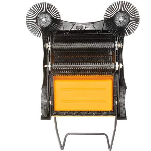 Global Industrial™ Push Sweeper, 32" Cleaning Path