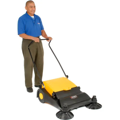 Global Industrial™ Push Sweeper, 32" Cleaning Path