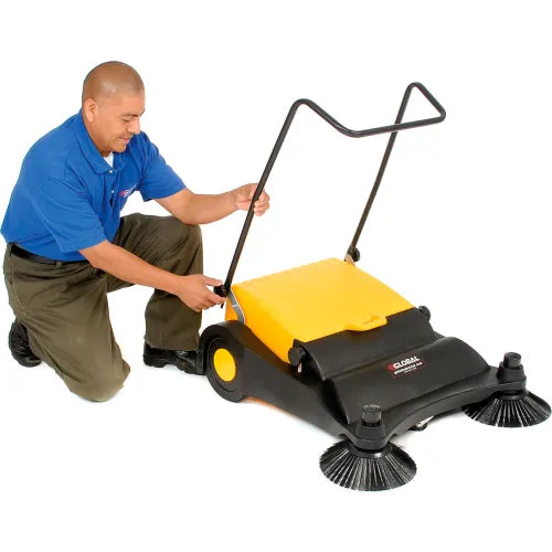 Global Industrial™ Push Sweeper, 32" Cleaning Path